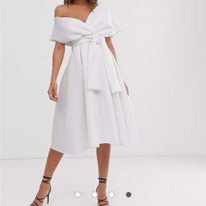 VGUC ASOS DESIGN fallen shoulder midi prom dress with tie detail US 4